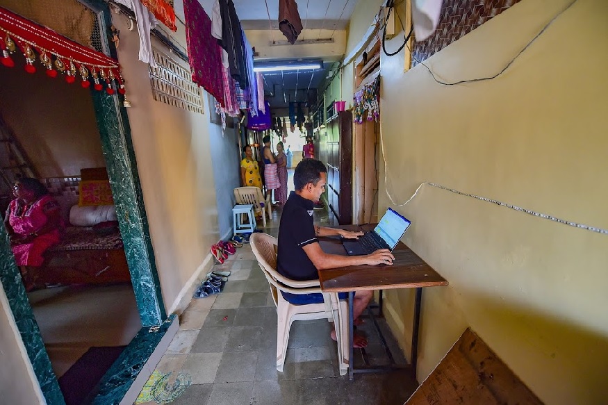 वर्क फ्रॉम होम लोअर परळ