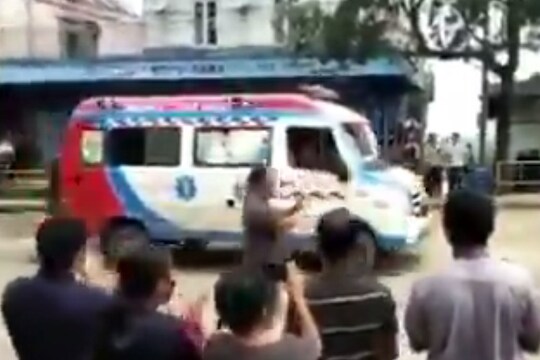 VIDEO : रिअल लाइफ हीरो! 84 तास ड्रायव्हिंग करत 3000 किमी दूर पोहोचवला मृतदेह