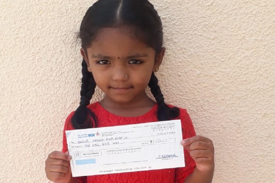 या चिमुकलीचं करावं तितकं कौतूक कमी, मुख्यमंत्री सहाय्यता निधीसाठी तोडली पिगी बँक