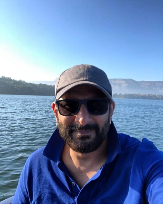 या सिनेमातील त्याच्या सर्किटच्या भूमिकेचं कौतुक झालं. मात्र अरशद वारसीला प्रसिद्ध अभिनेत्यांसोबत काम करायला आवडत नाही. त्याच्या मते, प्रसिद्ध अभिनेत्यांसोबत काम केल्यास आपल्या भूमिकेला योग्य तो न्याय मिळत नाही. अनेक सीन्स कापले जातात.