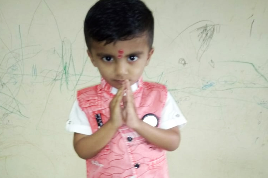 'महिना झाला, मुलाची भेट नाही; त्याच्या आठवणीने डोळे भरुन येतात'