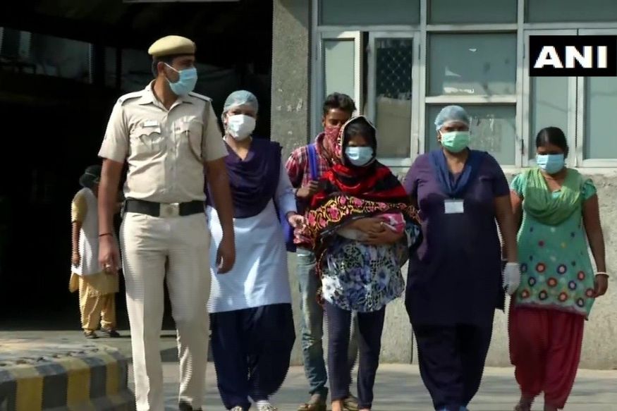 लॉकडाऊनमध्ये पोलीस गर्भवतीच्या मदतीसाठी धावला; प्रसुतीनंतर महिलेने बाळाला दिलं त्याचं नाव