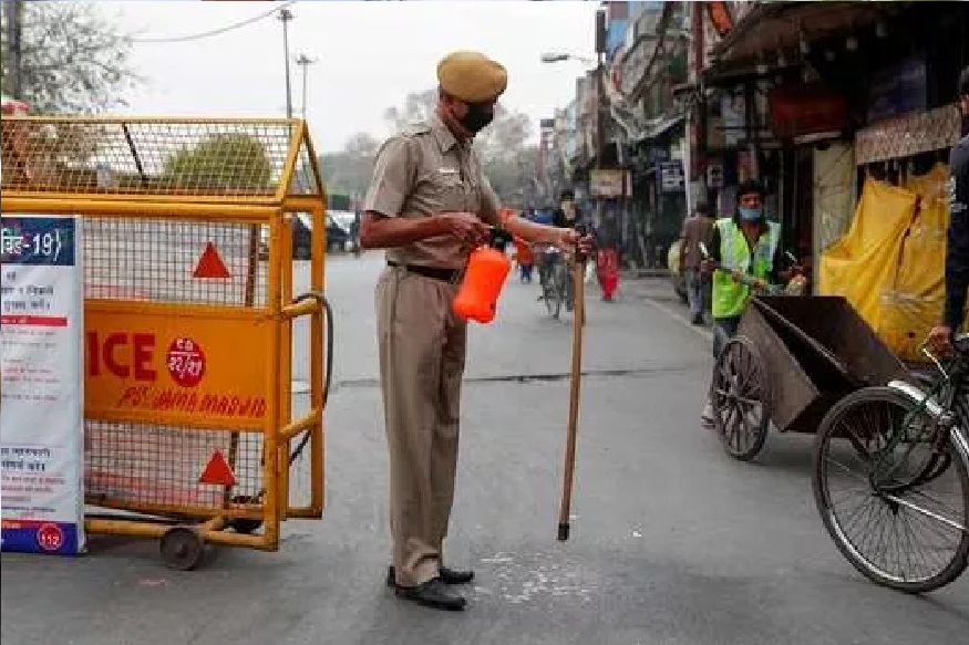 कोरोनाच्या वाढत्या आकड्यामुळे केंद्र सरकार घेणार कठोर निर्णय, वाढवला जाऊ शकतो लॉकडाऊन