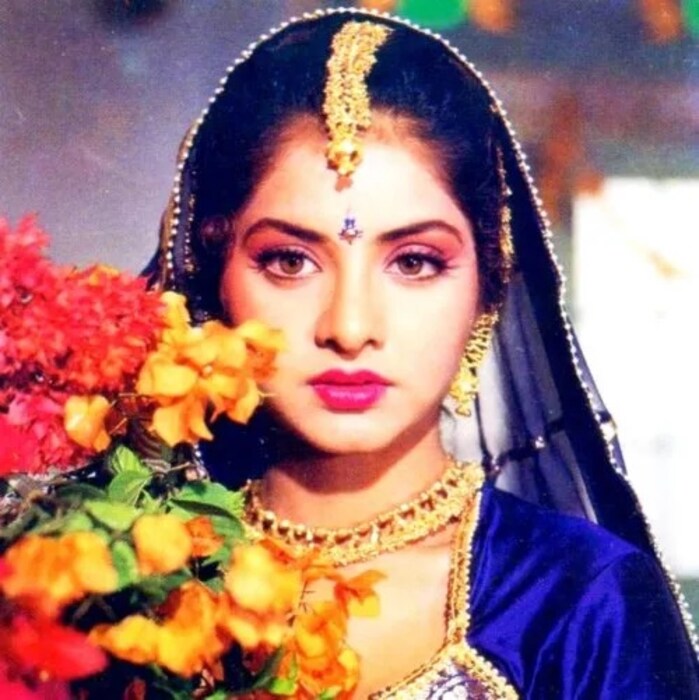 मात्र दिव्या यांना मृत्यू ही हत्या की आत्महत्या हे आजपर्यंत सर्वांसमोर रहस्य बनून राहिलं आहे. जे अद्याप उलगडलेलं नाही. 