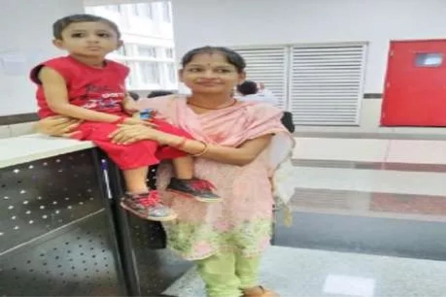 3 वर्षांच्या चिमुरड्याला घरी ठेवून कोरोनाग्रस्तांची सेवा करणाऱ्या डॉक्टरवर काळाचा घाला, रुग्णालयातच झाला शेवट