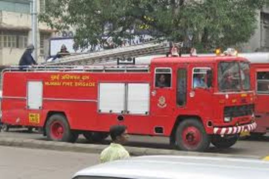 मुंबईतील अग्मिशमन दलाच्या मुख्यालयात कोरोनाची एन्ट्री, वरिष्ठ अधिकाऱ्याच्या पत्नी-मुलीला व्हायरसची लागण