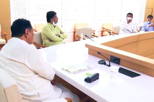 मुख्यमंत्र्यांच्या भेटीनंतर काही तासांत काँग्रेस आमदार कोरोना पॉझिटिव्ह, प्रशासनाची धावाधाव