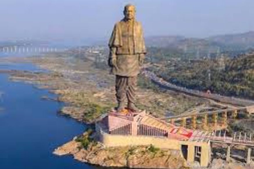 …आणि कोरोनासाठी ‘स्टॅच्यू ऑफ युनिटी’ 30000 कोटीला विकायला काढलं, OLX वरील पोस्टनंतर पोलिसांची धावाधाव