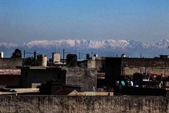 लॉकडाउनचा सर्वात मोठा चमत्कार! सकाळी क्षितिजाजवळ दिसलं कधीही न पाहिलेलं दृश्य