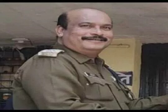 'तुम्ही घरी येणार ना?' मृत्यूच्या काही तासांआधी लेकीनं पोलीस बाबांकडून घेतलं वचन पण...