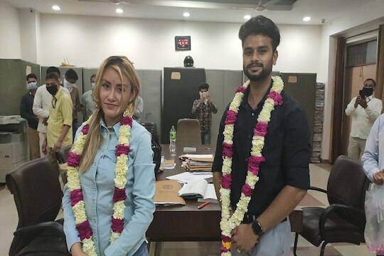 लॉकडाऊनमधला विवाह! अ‍ॅपवरून मेक्सिकन मुलगी पटवून पठ्ठ्यानं 30 दिवसांत उडवला लग्नाचा बार