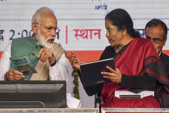 लवकरच होऊ शकते दुसऱ्या आर्थिक पॅकेजची घोषणा, PMO आणि अर्थ मंत्रालय अ‍ॅक्शनमध्ये