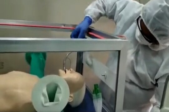 VIDEO : नागपूरच्या डॉक्टरांची कमाल, कोरोना रुग्णांसाठी बनवला इन्फेक्शन होऊ न देणारा बॉक्स