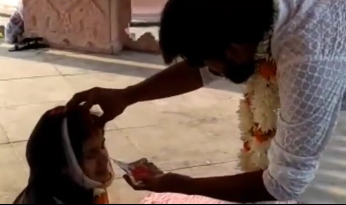 नसरीन आणि अनंत या दोघांचे गेल्या 3 वर्षांपासून एकमेकांवर प्रेम होते. लॉकडाऊनमुळे गेल्या महिनाभरापासून दोघांच्या भेटीगाठी कमी झाल्या होत्या. नसरीनला तिच्या कुटुंबाकडून होणारी मारहाण वाढल्यामुळे त्या दोघांनी लग्न करण्याचा निर्णय घेतला. 