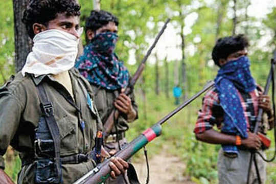 ‘एन्काउंटर’मध्ये जखमी झाला माओवादी, जीव वाचविण्यासाठी CRPFच्या जवानांनी दिलं रक्त