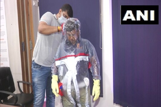 कोरोनाच्या काळात मेक इन इंडिया, गुजरातमध्ये तयार करण्यात आलं स्वदेशी PPE किट