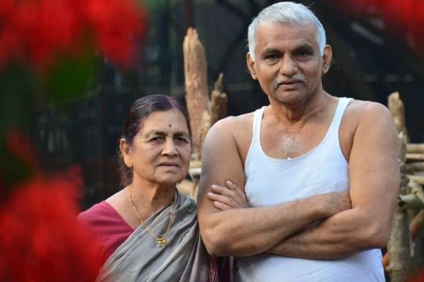 कोरोनाशी दोन हात करण्यासाठी डॉ. प्रकाश आमटे सरसावले, चंद्रपुरातील कोरोना योद्ध्यांसाठी मास्कची निर्मिती