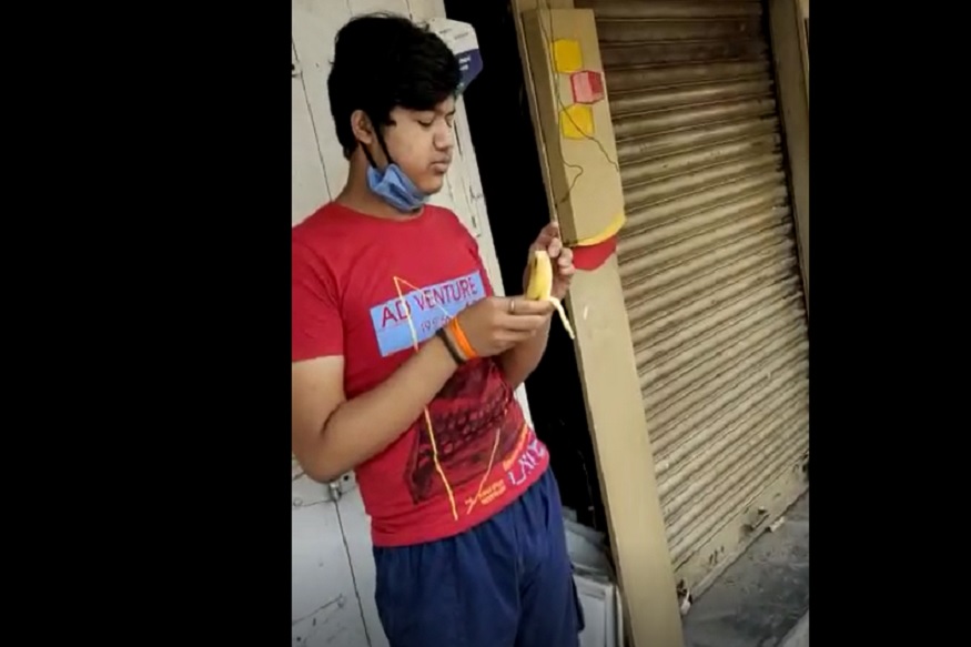 VIDEO पुणे पोलिसांची कमाल! खारीसाठी बाहेर पडलेल्या तरुणाला काय शिक्षा दिली पाहा