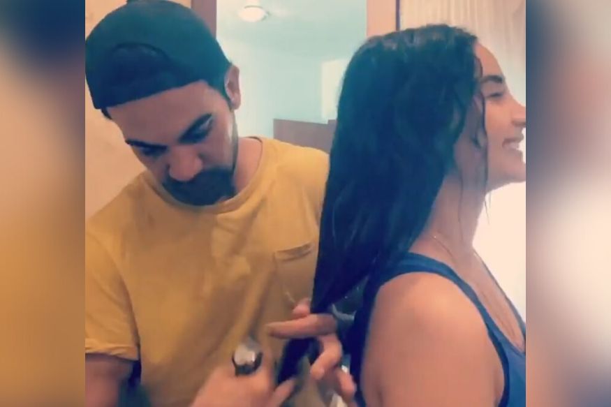 बॉयफ्रेंड असावा तर असा! पत्रलेखासाठी राजकुमार झाला हेअर स्टायलिस्ट, पाहा VIDEO