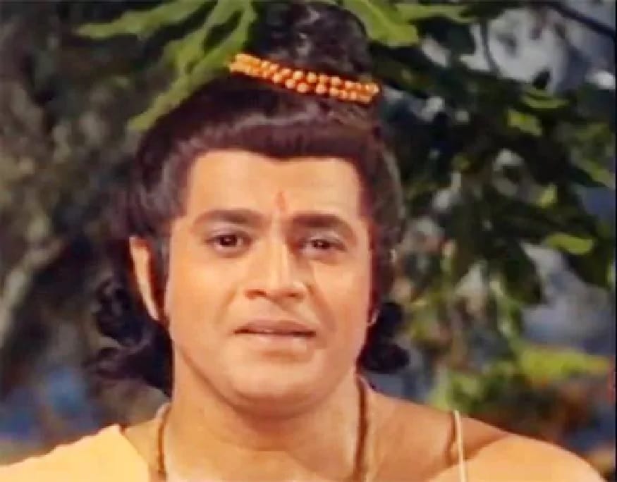 रामायणसाठी स्पॉन्सर मिळत नव्हते याचं कारण होतं की, त्यावेळी मिशी आणि मुकूट ही संकल्पना फारशी काम करेल असं कोणालाच वाटलं नव्हतं. त्यामुळे मग रामानंद यांनी 1986 मध्ये ‘विक्रम वेताळ’ची निर्मिती केली आणि हा शो हिट झाला. रामायणसाठी स्पॉन्सर मिळत नव्हते याचं कारण होतं की, त्यावेळी मिशी आणि मुकूट ही संकल्पना फारशी काम करेल असं कोणालाच वाटलं नव्हतं. त्यामुळे मग रामानंद यांनी 1986 मध्ये ‘विक्रम वेताळ’ची निर्मिती केली आणि हा शो हिट झाला.
