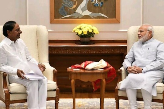 कोरोनाला रोखण्यासाठी 'या' राज्यात लॉकडाऊन वाढणार, मुख्यमंत्र्यांनी केलं पंतप्रधान मोदींना आवाहन