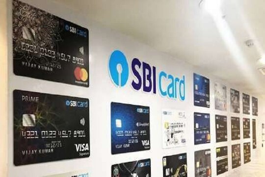 लॉकडाऊनमुळे SBI ने बंद केलं क्रेडिट कार्डचं कार्यालय, केवळ आवश्यक सुविधा सुरू