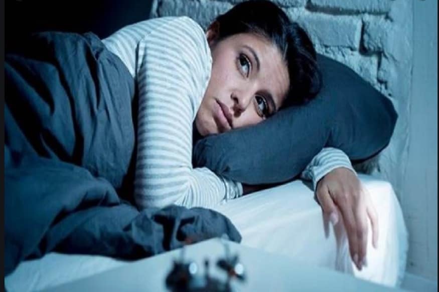 ब्रा घालून झोपल्याने त्याचे हुक आणि स्ट्रिप्समुळे त्वचेला हानी पोहोचून शकते. नेहमी ब्रा घालून झोपायची सवय असल्यास त्वचेवर एखादी जखम होऊ शकते, फोड येऊ शकतो. ब्रा घालून झोपल्याने त्याचे हुक आणि स्ट्रिप्समुळे त्वचेला हानी पोहोचून शकते. नेहमी ब्रा घालून झोपायची सवय असल्यास त्वचेवर एखादी जखम होऊ शकते, फोड येऊ शकतो.