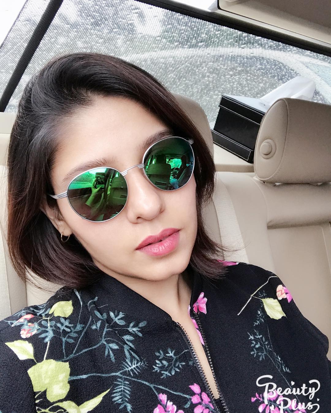 स्पॉटबॉय-ईनं दिलेल्या वृत्तानुसार सुनिधी आणि हितेश मागच्या काही दिवसांपासून वेगळे राहत आहेत. मात्र त्यांनी ही गोष्ट कधीच लोकांसमोर येऊ दिली नाही. तसेच मीडियासमोरही या बद्दल काही बोलण्यास तिनं नकार दिला होता. (फोटो- सुनिधी चौहान इन्स्टाग्राम) स्पॉटबॉय-ईनं दिलेल्या वृत्तानुसार सुनिधी आणि हितेश मागच्या काही दिवसांपासून वेगळे राहत आहेत. मात्र त्यांनी ही गोष्ट कधीच लोकांसमोर येऊ दिली नाही. तसेच मीडियासमोरही या बद्दल काही बोलण्यास तिनं नकार दिला होता. (फोटो- सुनिधी चौहान इन्स्टाग्राम)