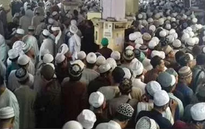 तबलिगी जमातमध्ये सहभागी झालेल्यांचा तपास करायला पोहोचलेल्या पोलिसांवर मशिदीतून दगडफेक