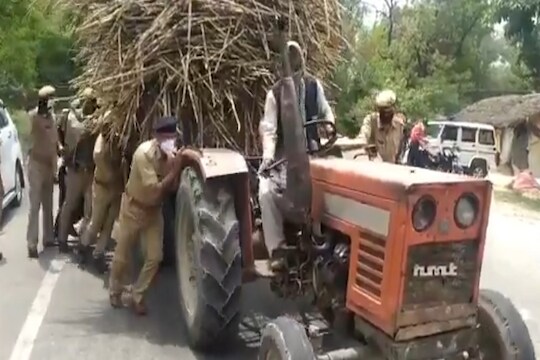 ... आणि जेव्हा SP ने स्वत: ट्रॅक्टरला मारला धक्का, VIDEO VIRAL