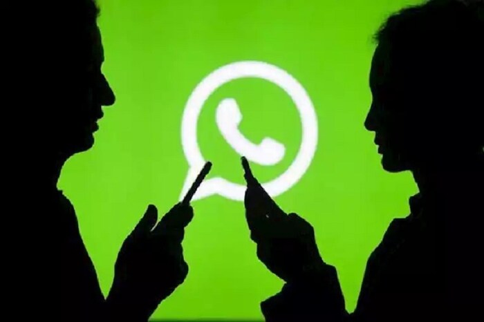 यासंदर्भात मिळालेल्या माहितीनुसार, व्हाट्सएपच्या क्लिक टू चॅट फीचरमुळे हा गोंधळ होत असल्याचं सांगण्यात येत आहे. 