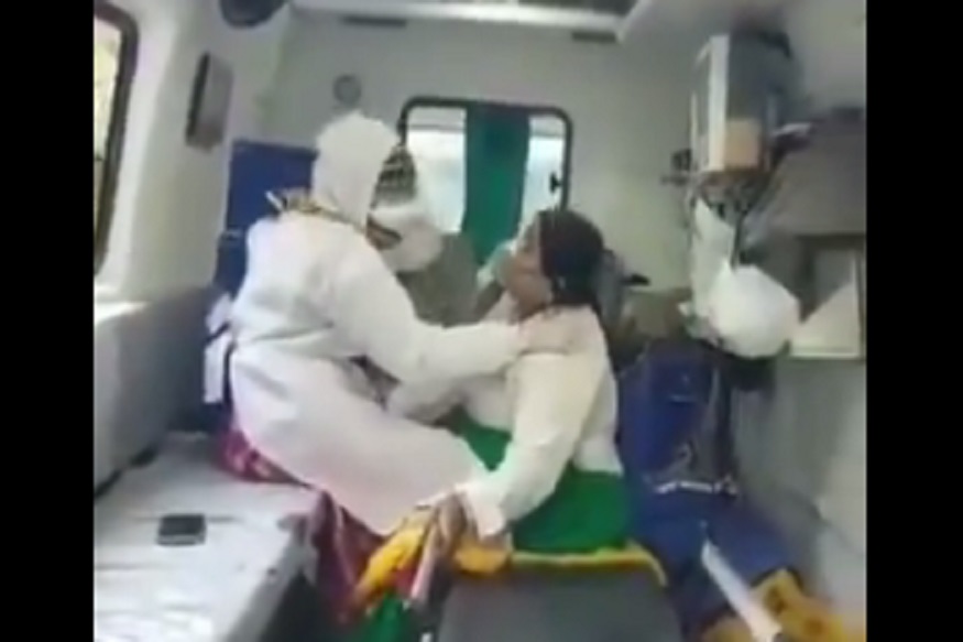 VIDEO : मृत्यूशी झुंज देत पोहोचली रुग्णालयाच्या दारात, ICU ला कुलूप असल्यानं गमावले प्राण