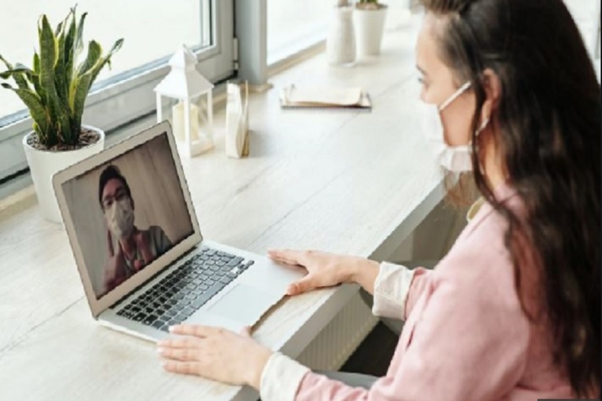 IT क्षेत्रात काम करण्याऱ्यांसाठी मोठी बातमी! 'या' तारखेपर्यंत करता येईल Work From Home