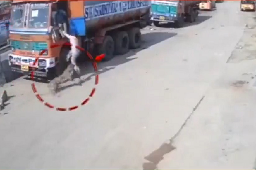 बिबट्याच्या जबड्यातून तरुणाच्या सुटकेचा थरार, तुम्ही कधीच न पाहिलेला VIDEO