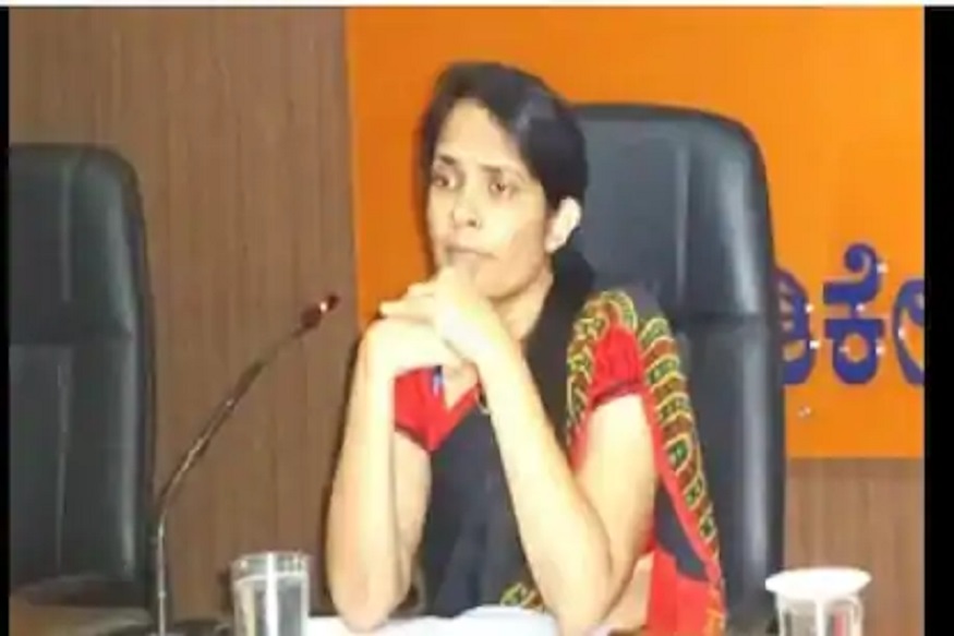 Success story: कोचिंग क्लास न करता जिद्दीच्या जोरावर नर्स झाली IAS