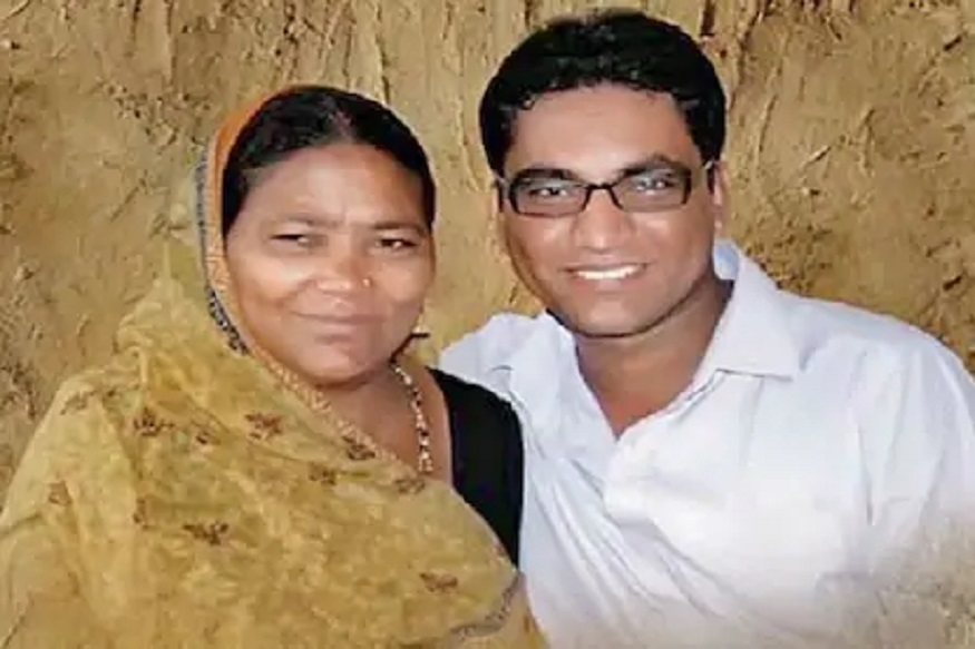 दारू विकून मिळालेल्या पैशातून घेतलं शिक्षण, IAS राजेंद्र भारूड यांचा प्रेरणादायी प्रवास