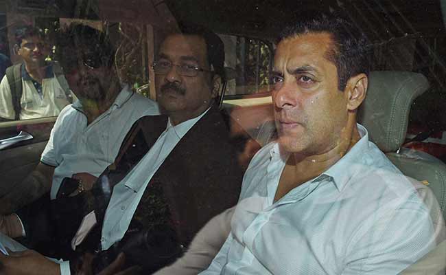 2002 मध्ये सलमान खानवर ड्रंक अँड ड्राइव्हची केस चालवली गेली होती. याशिावय काही पार्ट्यांमध्ये दारुच्या नशेत सलमाननं भांडणं केल्याचं समोर आलं होतं मात्र त्याची पुष्टी होऊ शकलेली नाही. 2002 मध्ये सलमान खानवर ड्रंक अँड ड्राइव्हची केस चालवली गेली होती. याशिावय काही पार्ट्यांमध्ये दारुच्या नशेत सलमाननं भांडणं केल्याचं समोर आलं होतं मात्र त्याची पुष्टी होऊ शकलेली नाही.