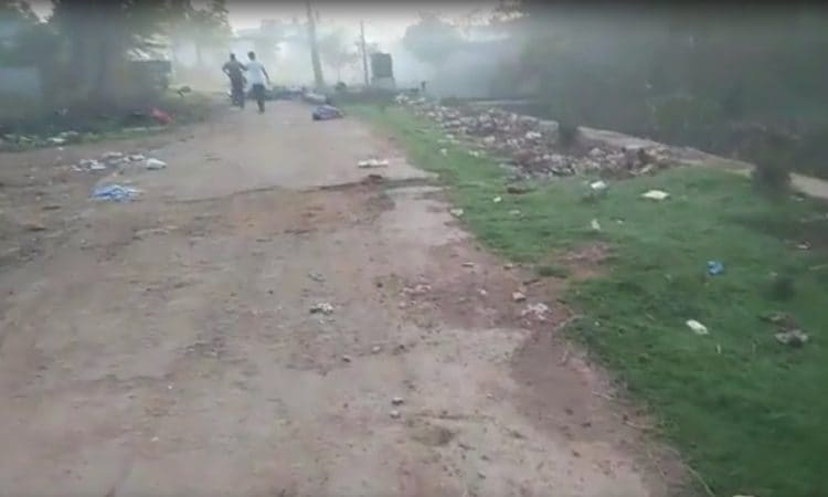 के. आर. आर. व्यंकटपुरम गावात LG पॉलिमर औद्योगिक इमारतीत गॅस गळती झाल्यानं त्याचा मोठा फटका बसला. के. आर. आर. व्यंकटपुरम गावात LG पॉलिमर औद्योगिक इमारतीत गॅस गळती झाल्यानं त्याचा मोठा फटका बसला.