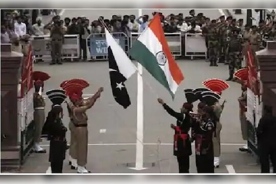 पाकिस्तानातून भारतात येणार 300 नागरिक, अटारी बॉर्डवरून येणार मायदेशी