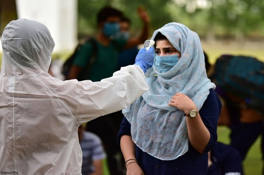 रुग्णालयाच्या प्रवेशद्वारावर शरीराच्या तापमानाची तपासणी, सॅनिटायझिंग असे कोरोनासंबंधी मूल्यांकन पूर्ण करूनच रुग्णालयात प्रवेश करावा.
