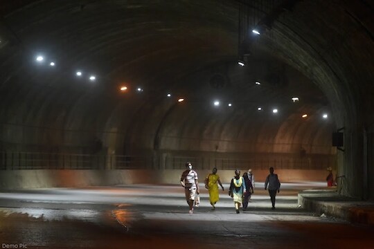 मुंबईहून 1493 किमी पायी सुरू केला प्रवास, रस्त्यात अचानक आली चक्कर आणि...