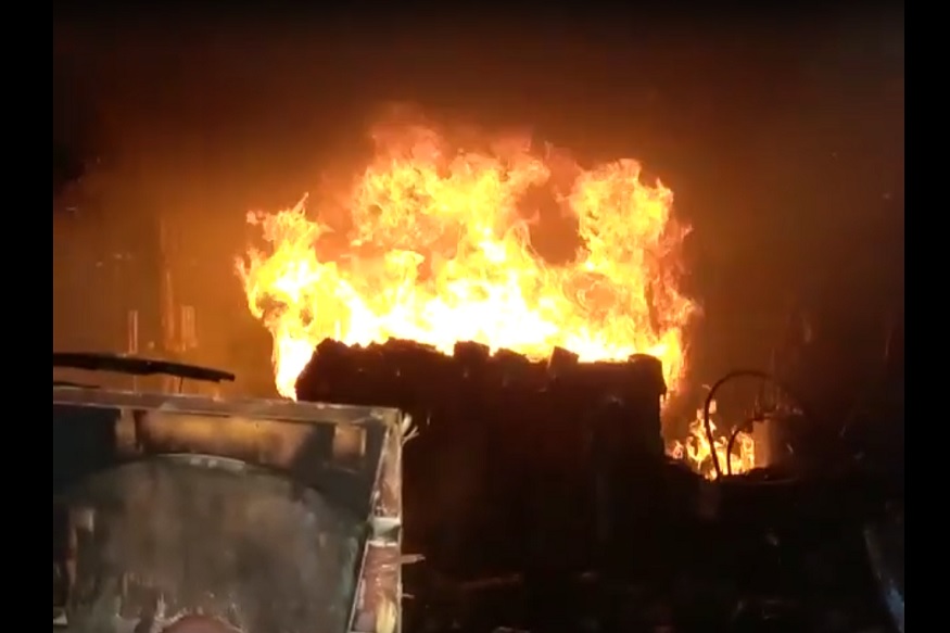 भयावह अपघात! एकाच कुटुंबातील 6 लोकांचा आगीत होरपळून मृत्यू, लहान बाळासह अनेकजण अडकले