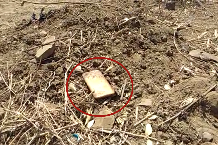 खिसे तपासण्यावरून भाविकाची हत्या, रक्तानं माखलेल्या कपड्यात शिवसेना नेता अटकेत