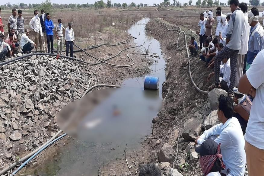 अचानक सुरु झाला विद्युत प्रवाह अन् शॉक लागून पिता-पुत्राचा जागेवरच दुर्दैवी मृत्यू