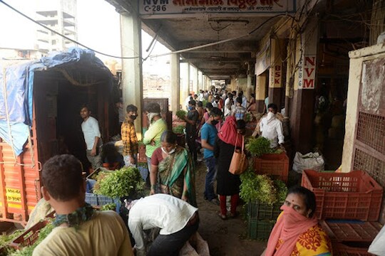 BREAKING: नवी मुंबईत APMC मार्केटमधील 2 व्यापाऱ्यांचा कोरोनामुळे मृत्यू