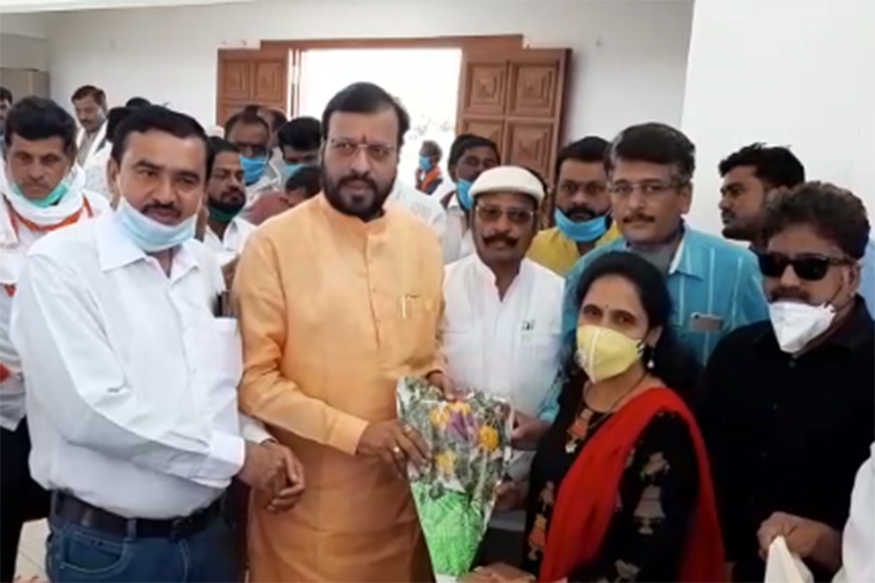 जमावबंदी कायद्याची ऐसी तैसी! परळीत भाजप आमदारासह 22 जणांवर गुन्हा दाखल