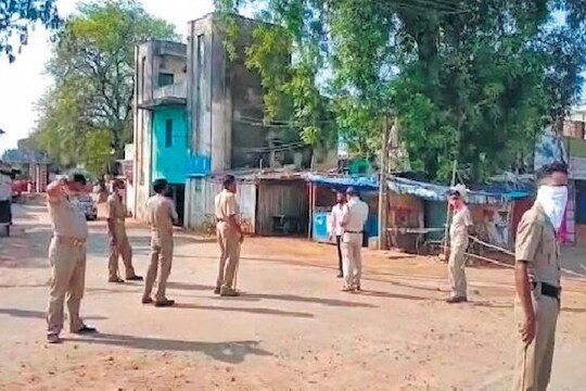 एका महिलेमुळे आख्ख गाव झालं सील, डॉक्टरसह 29 जण होम क्वारंटाईन