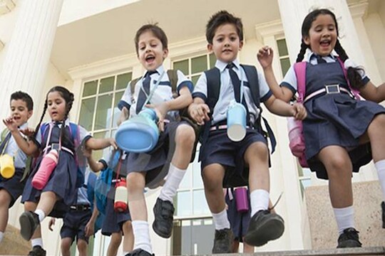 मोठी बातमी! या तारखेपासून सुरू होणार देशातील शाळा आणि महाविद्यालयं