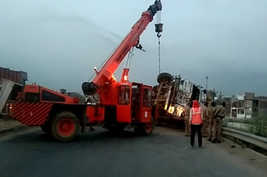 भीषण अपघात! भरधाव ट्रकनं भाजी विक्रेत्या 6 शेतकऱ्यांना चिरडलं