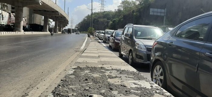 मोठ्या प्रमाणात रस्त्यावर आलेल्या या गाड्यांनी चिंता वाढवली आहे.फोटो-स्वाती लोखंडे 